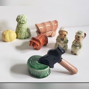 Vntg Kitsch Ceramic Salt and Pepper Shakers: Lot of 4